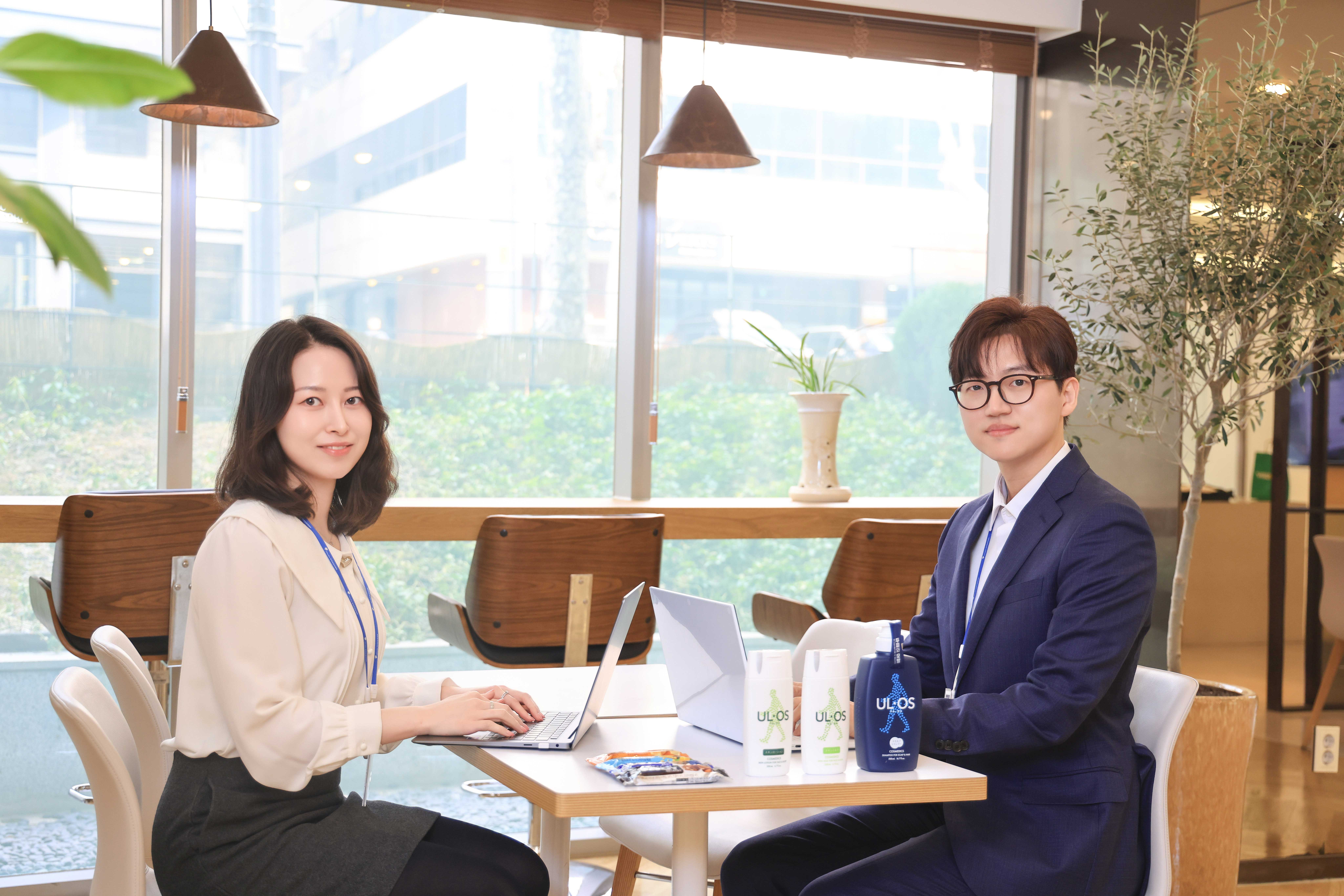 인터뷰 사진