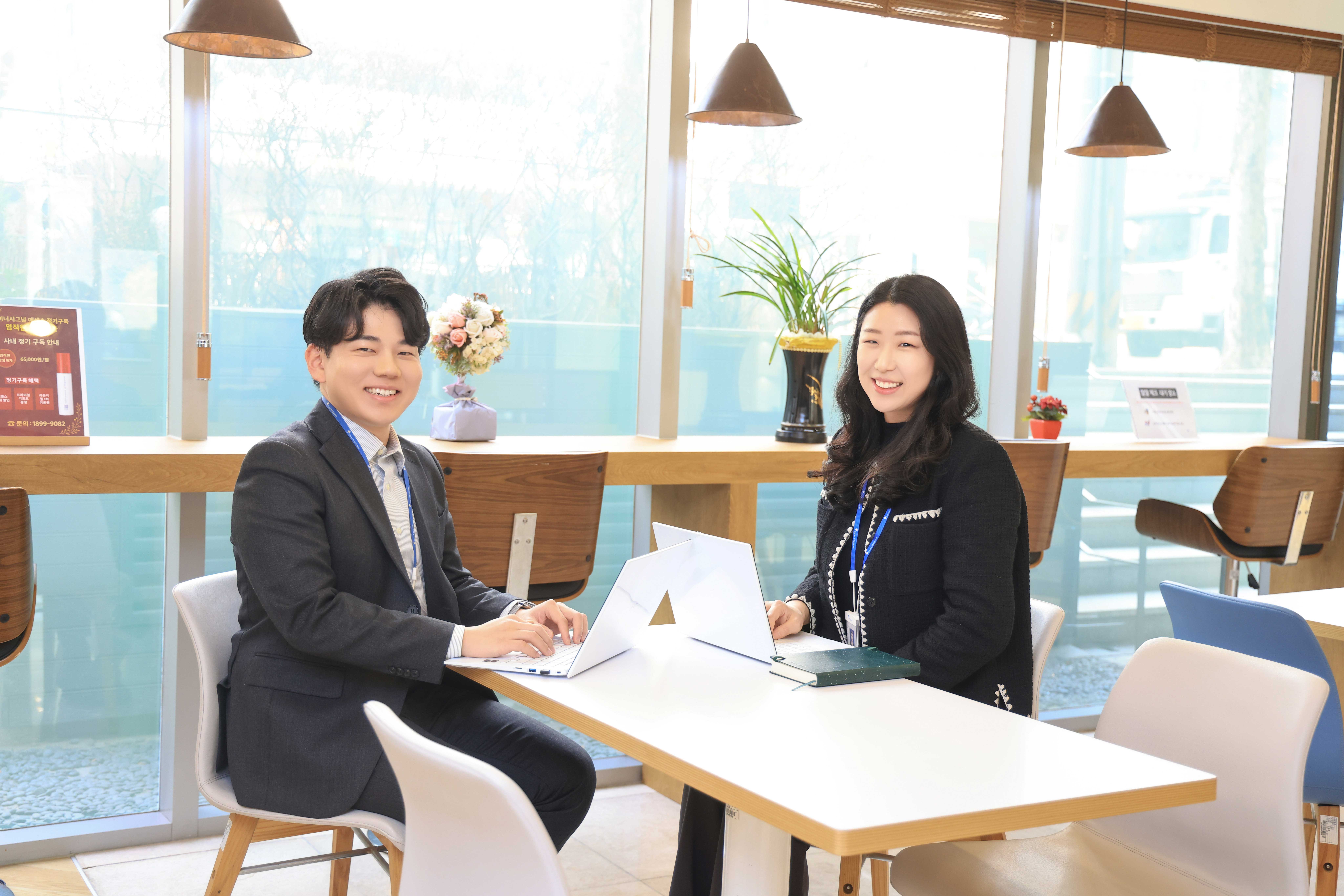 인터뷰 사진